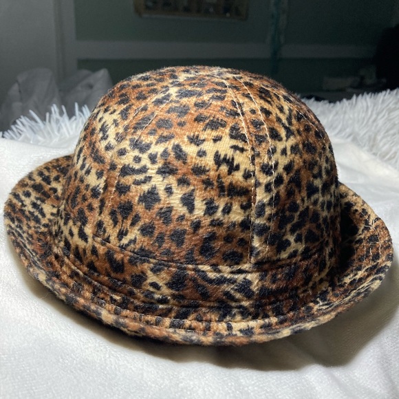 Kids Rinco Leopard Bucket Hat (ages 5+). - Picture 5 of 11